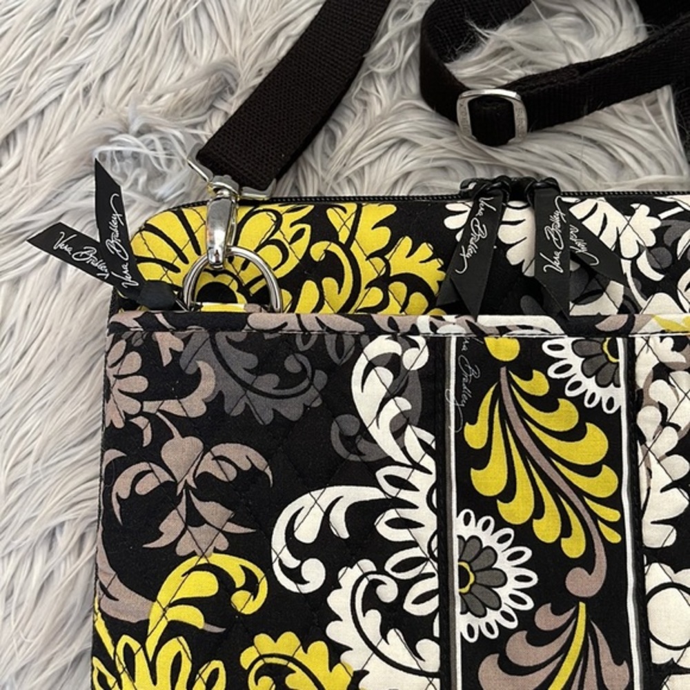 Vera‎ Bradley Hard Shell Tablet/iPad Case with Strap - Picture 3 of 15